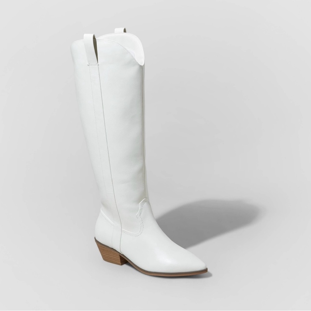 New With Tag Universal Thread Wide calf Size 8 White Boots.  1.5 inch heel.